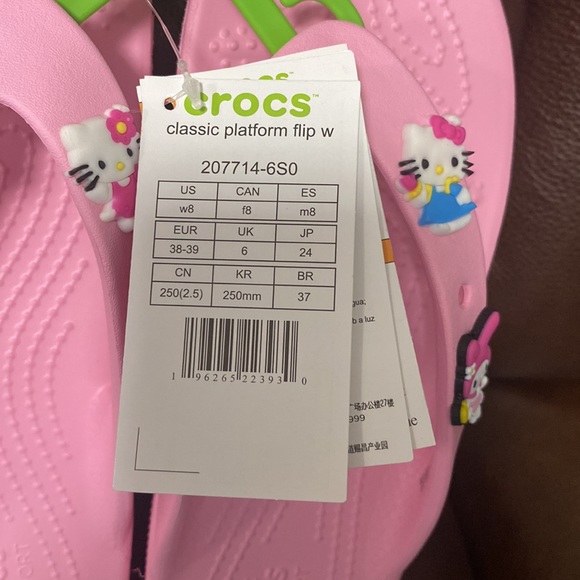 Crocs Classic Platform Hello Kitty Flip Flop Sandals - Picture 8 of 8